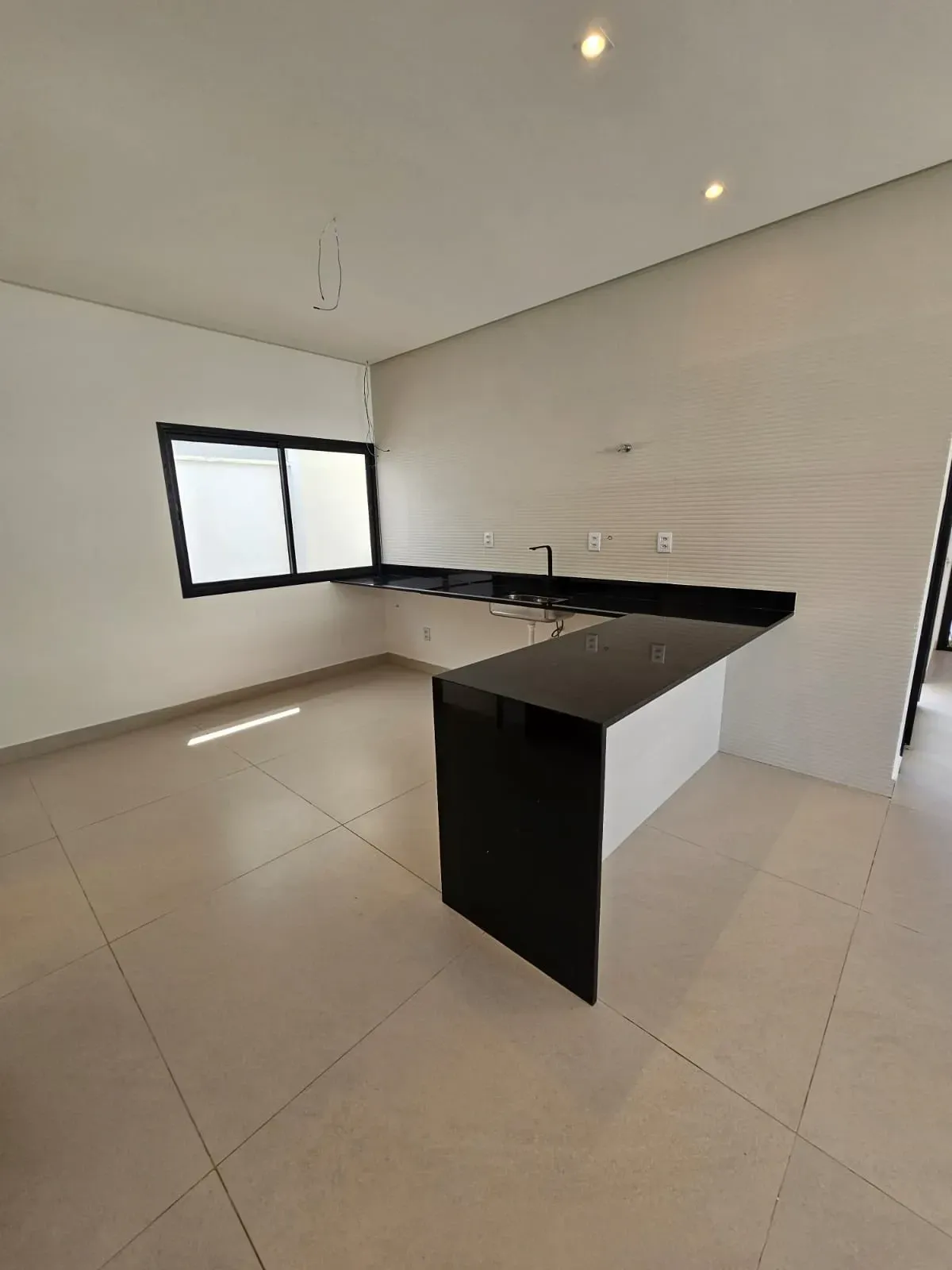 Imagem Casa de Condomínio com 3 Quartos à Venda, 153 metros em Cajupiranga - Parnamirim
