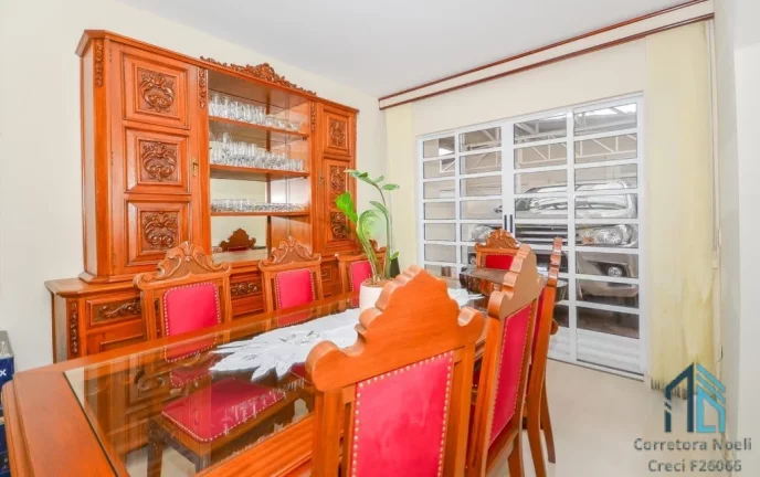 Imagem Sobrado 03 quartos c/suíte, ático, espaço nos fundos, no Tingui em Curitiba PR