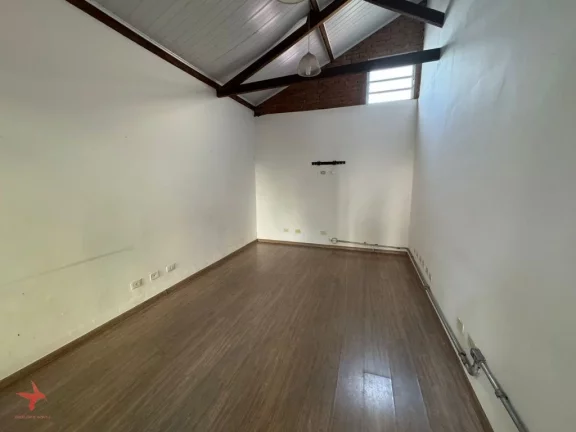 Imagem Imperdível Sobrado Comercial na Vila Madalena - São Paulo-SP: 7 Quartos, 2 Salas, 3 Banheiros, 3 Vagas, 170m². Venha Conferir!