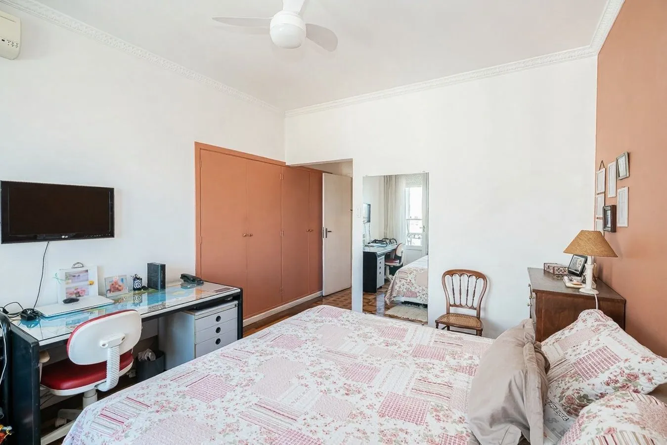 Imagem Vende-se apartamento com 3 quartos( 1 suíte), 160m² e 1 vaga - Independência
