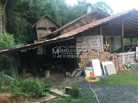 Imagem Ótimo sítio a venda em Pinheral SC. com 40.000m². Propriedade equipada para criação de animais.