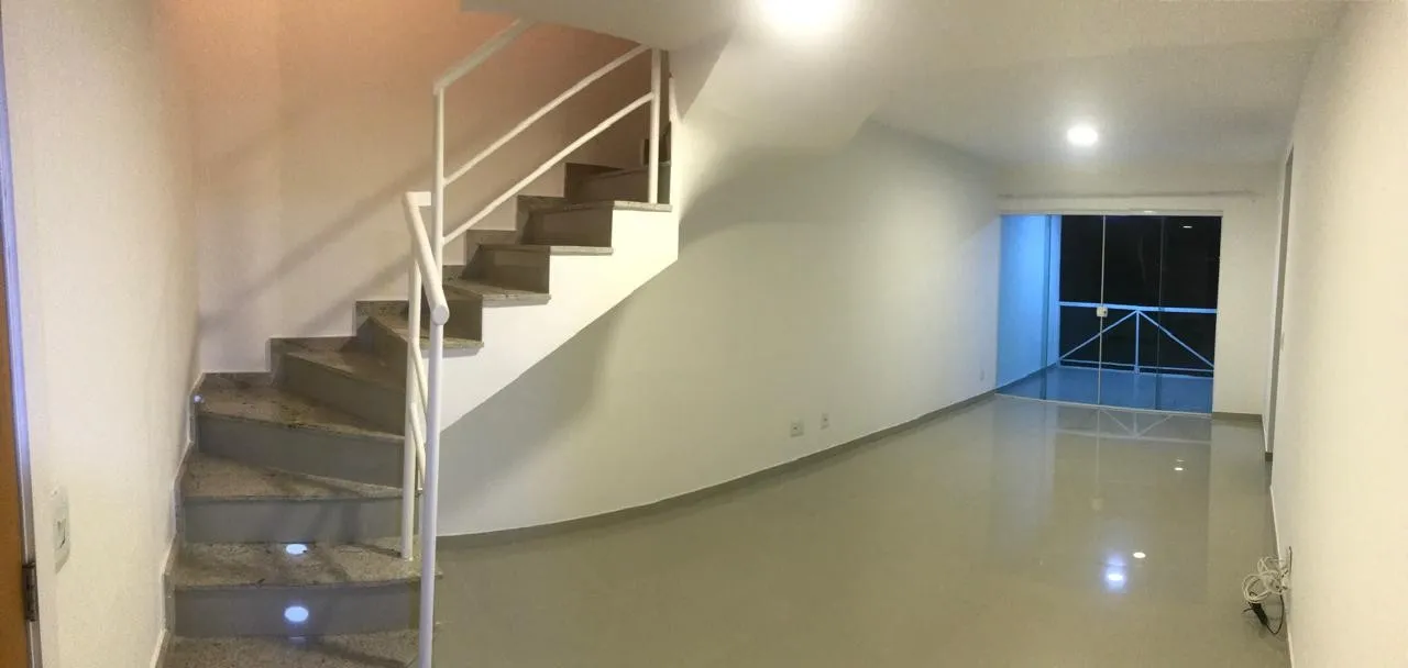 Imagem Cobertura para Venda em Petrópolis / RJ no bairro Samambaia