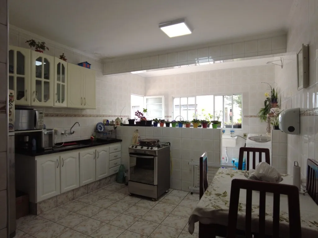 Imagem Sobrado de Luxo na Vila Lucinda em Santo André - 5 Quartos, 1 Suíte, 3 Banheiros, 4 Vagas de Garagem - 435m²