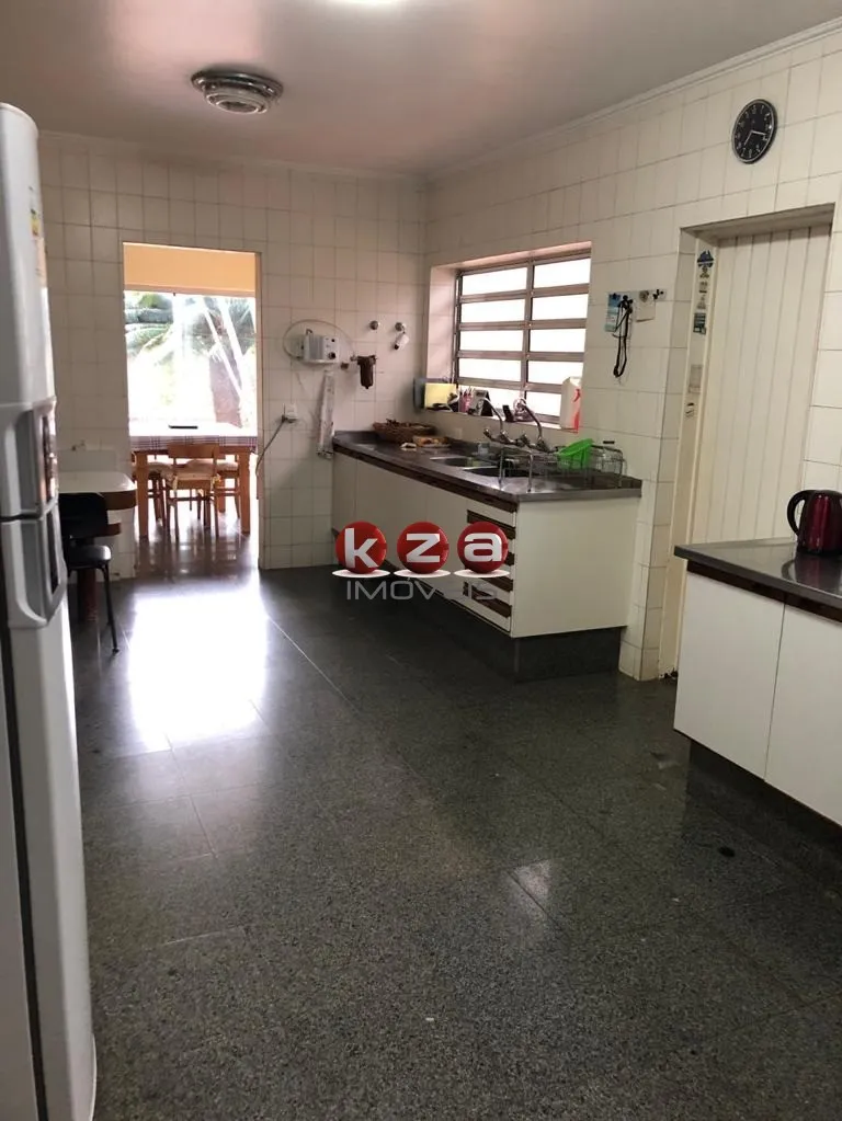 Imagem Luxuosa Casa em Condomínio à Venda em Campinas-SP, Barão Geraldo: 4 Quartos, 4 Suítes, 3 Salas, 8 Banheiros, 4 Vagas de Garagem, 880m².