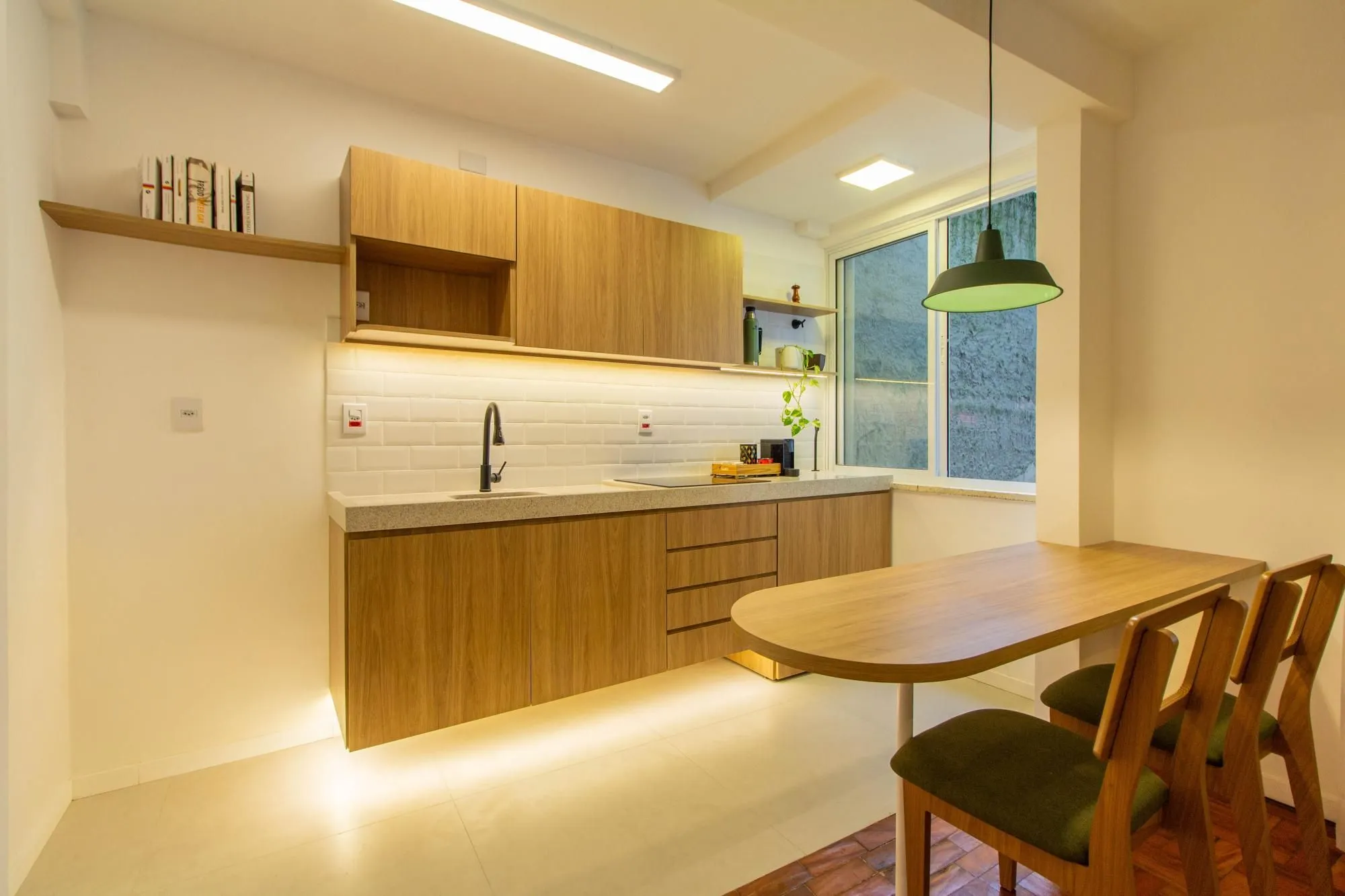 Imagem Apartamento Reformado e Semi Mobiliado no Bom Fim