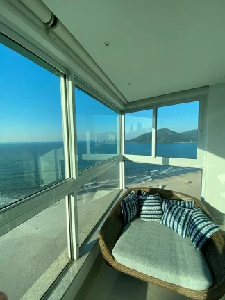 Imagem Apartamento com 4 dormitórios à venda sendo 4 suítes, 219.0 m² por - R$ 10.600.000,00 - Centro - Bal. Camboriú/SC