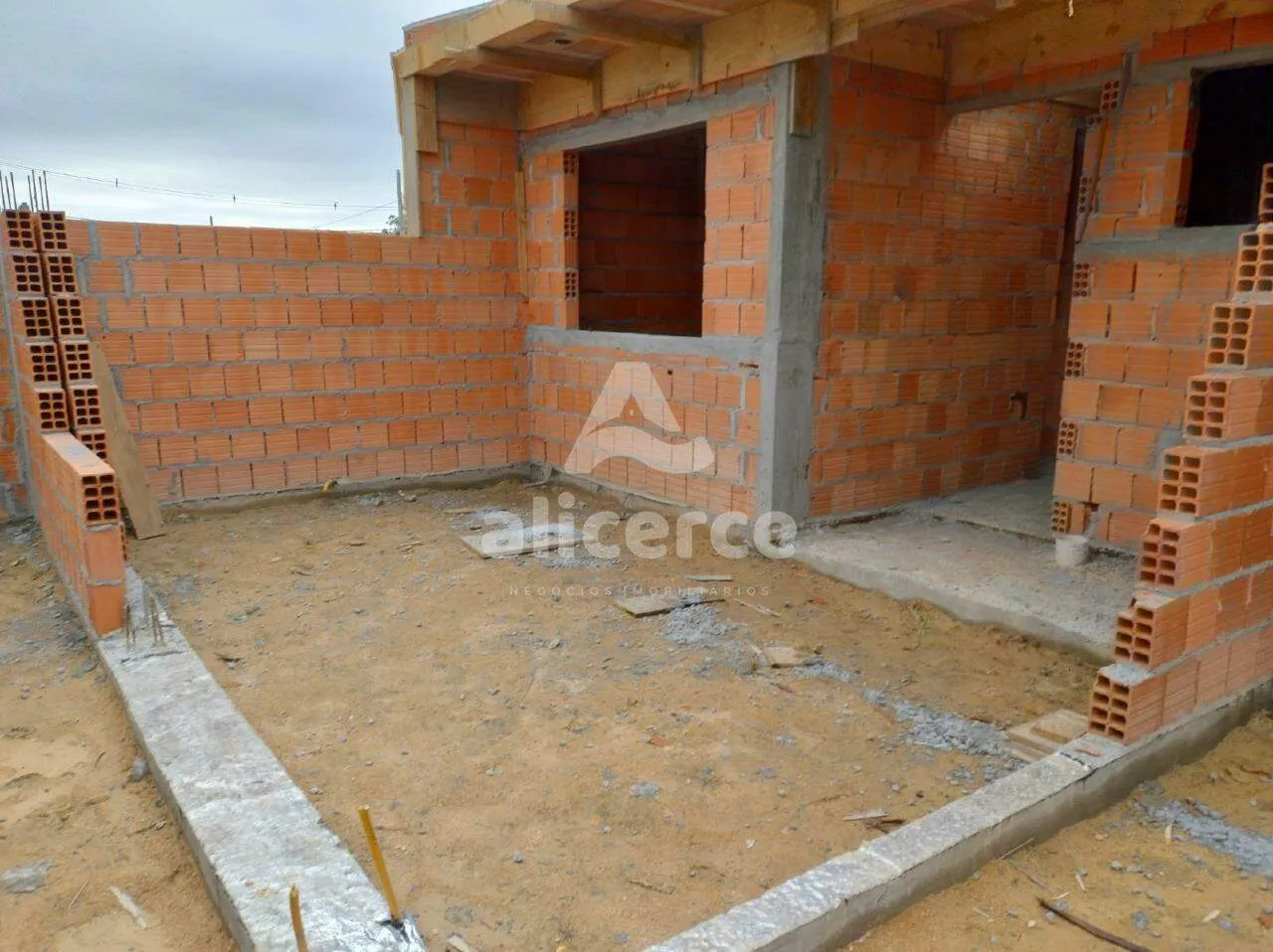 Imagem Linda Casa Geminada prontinha, com Acabamento Impecável! na Nova Palhoça
