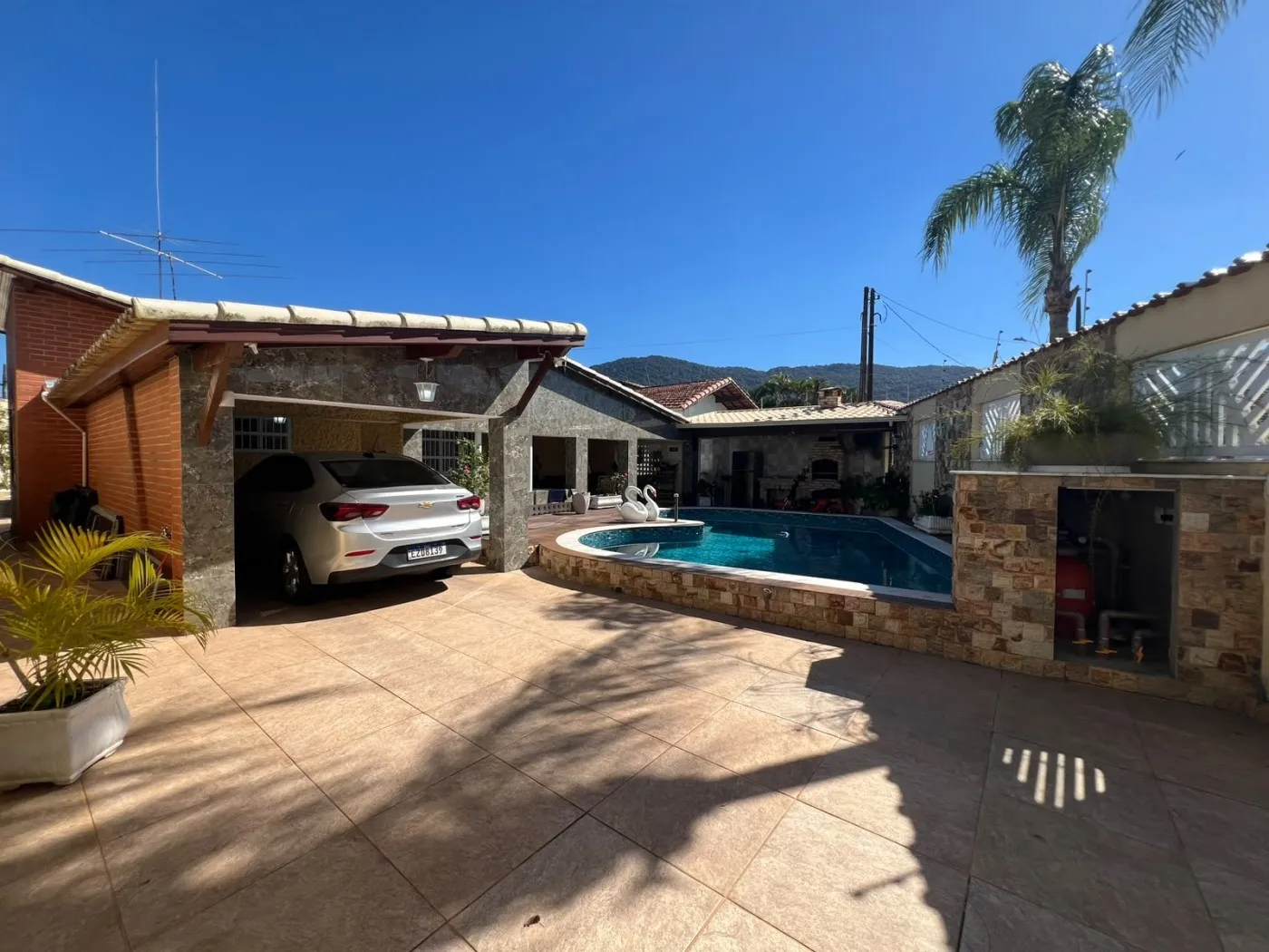 Imagem Casa para Venda em Praia Grande, Solemar, 3 dormitórios, 2 suítes, 1 banheiro, 2 vagas