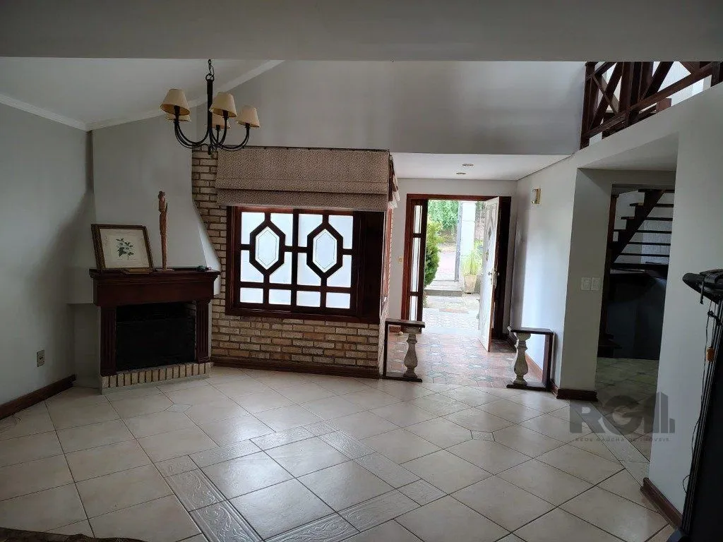 Imagem Casa sobrado com 300m² na Vila Nova de 3 dormitórios e 4 vagas