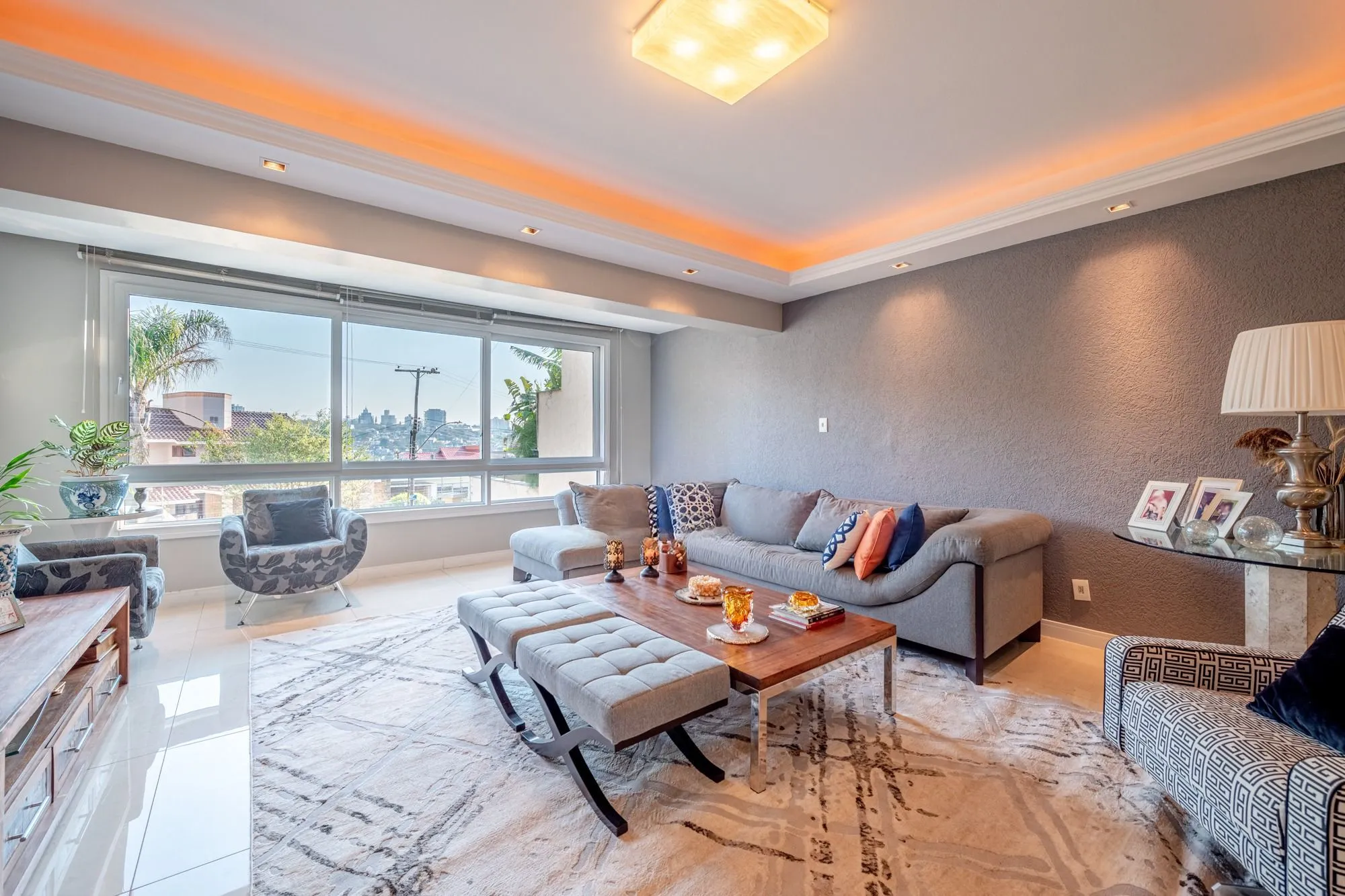 Imagem Casa com 357m² e 4 dormitórios, 3 suítes, 3 vagas
