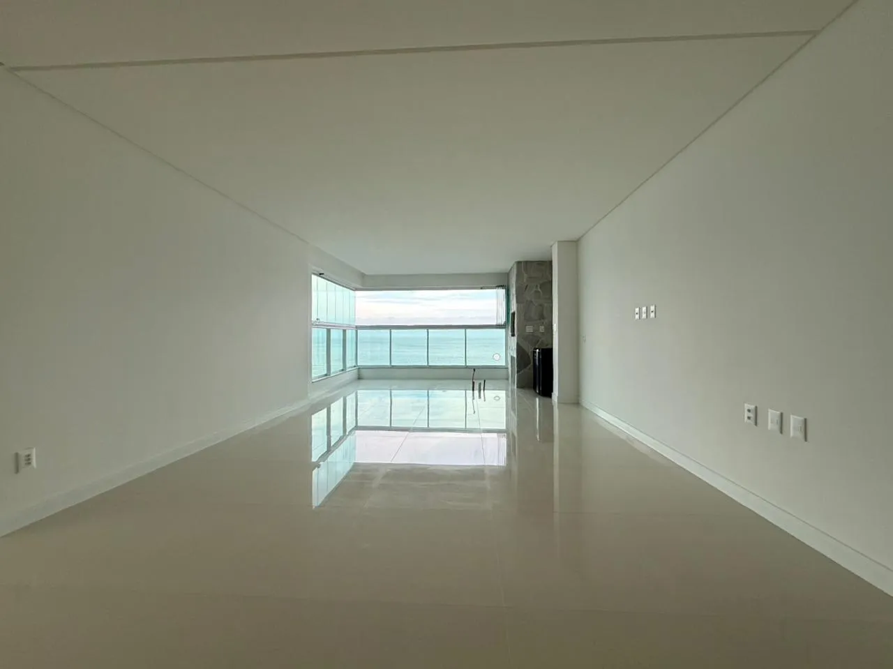 Imagem Apartamento com vista para o mar à venda com 212.88m2 por R$ 6.300.000,00