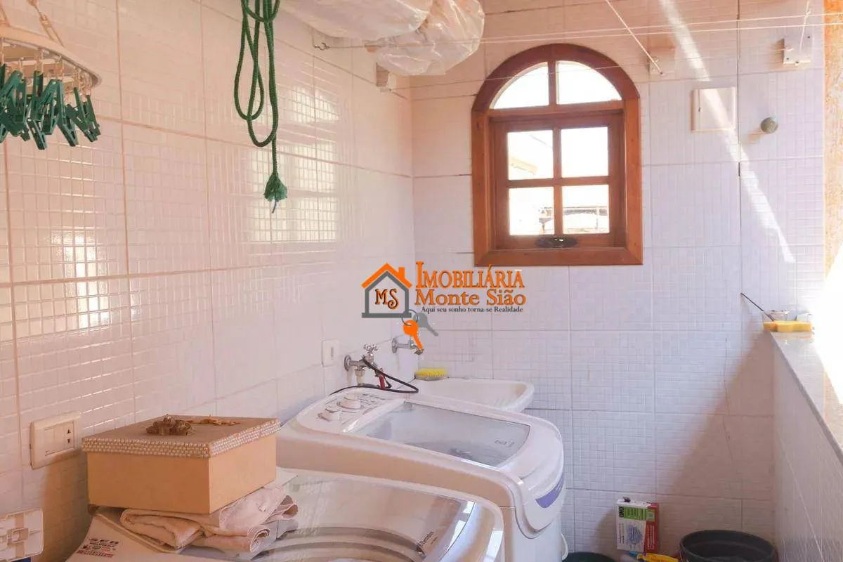 Imagem Casa com 3 dormitórios à venda, 202 m² por R$ 800.000,00 - Vila Augusta - Guarulhos/SP
