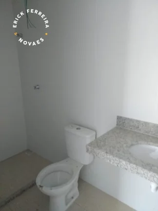 Imagem Casa Duplex Condomínio fechado composta de 2 quartos sendo uma suíte com varanda no bairro Itapebussu