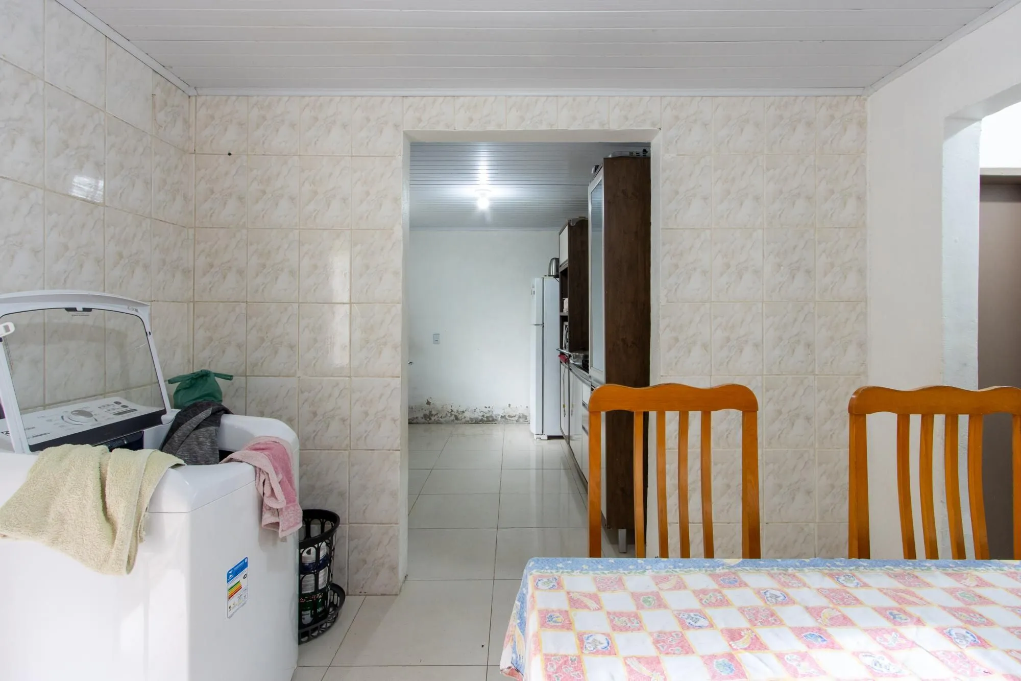 Imagem Casa ampla de 2 pavimentos com 4 dormitórios, 1 suite e 4 vagas no bairro Santa Tereza!