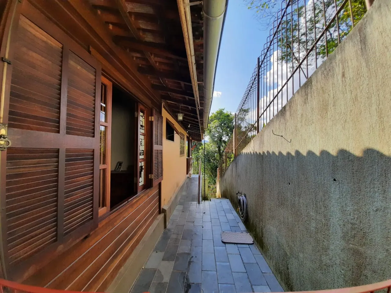 Imagem Casa para Venda em Petrópolis / RJ no bairro Castelanea