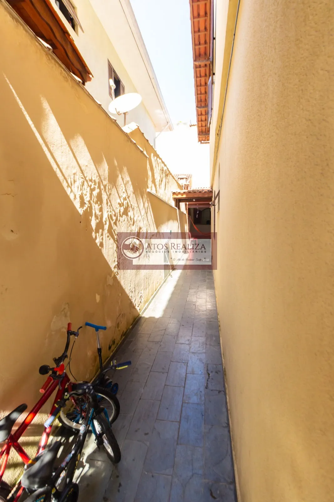Imagem Vendo Sobrado 3 dormitórios, 1 Suíte com varanda, 2 vagas cobertas, Vila Campo Grande - SP por R$ 750.000 - Venda.
