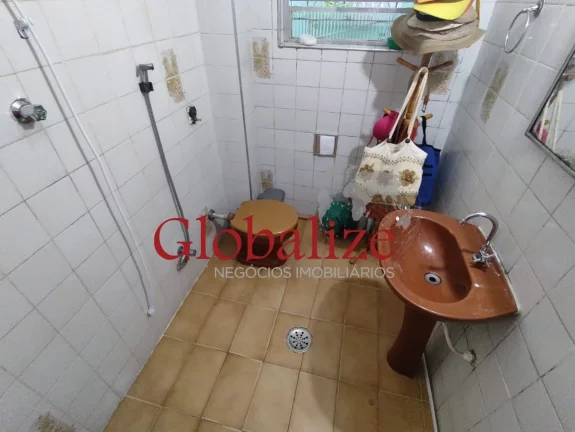 Imagem Apartamento térreo de 1 dormitório com quintal privativo para reforma no bairro do Macuco em Santos (SP) por R$.270.000,00 !
