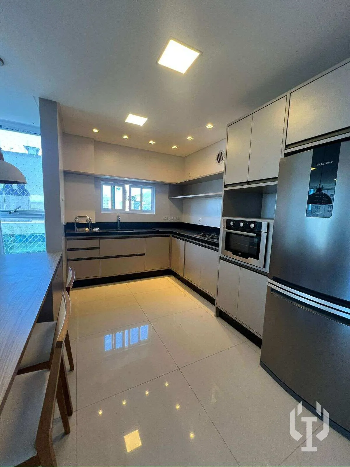 Imagem Apartamento para alugar, com 3 quartos, 160m2