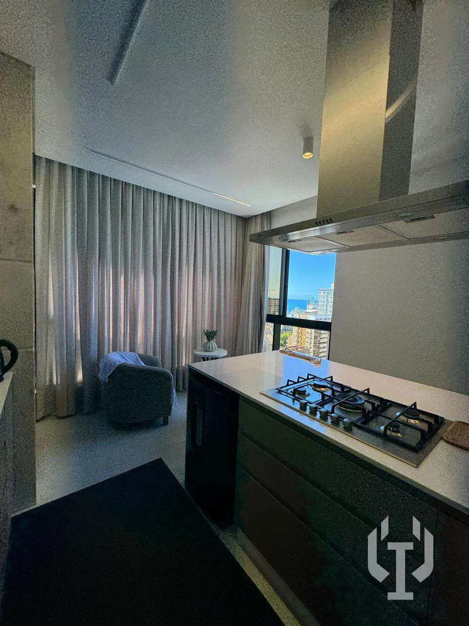 Imagem Apartamento para alugar em Itapema, Meia praia, com 4 quartos, 180m2