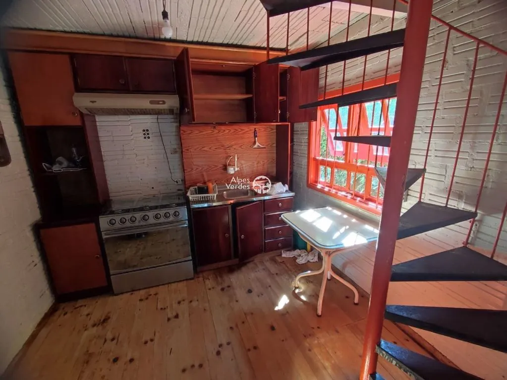 Imagem Vende-se casa no bairro prinstrop a 10 minutos da rua coberta de gramado