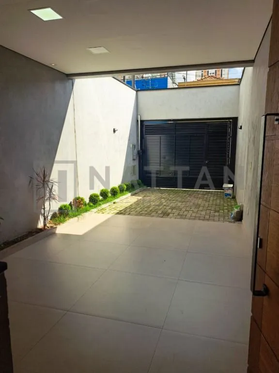 Imagem Imóvel para locação com 3 suítes, 130 m², quintal e acabamento de alto padrão