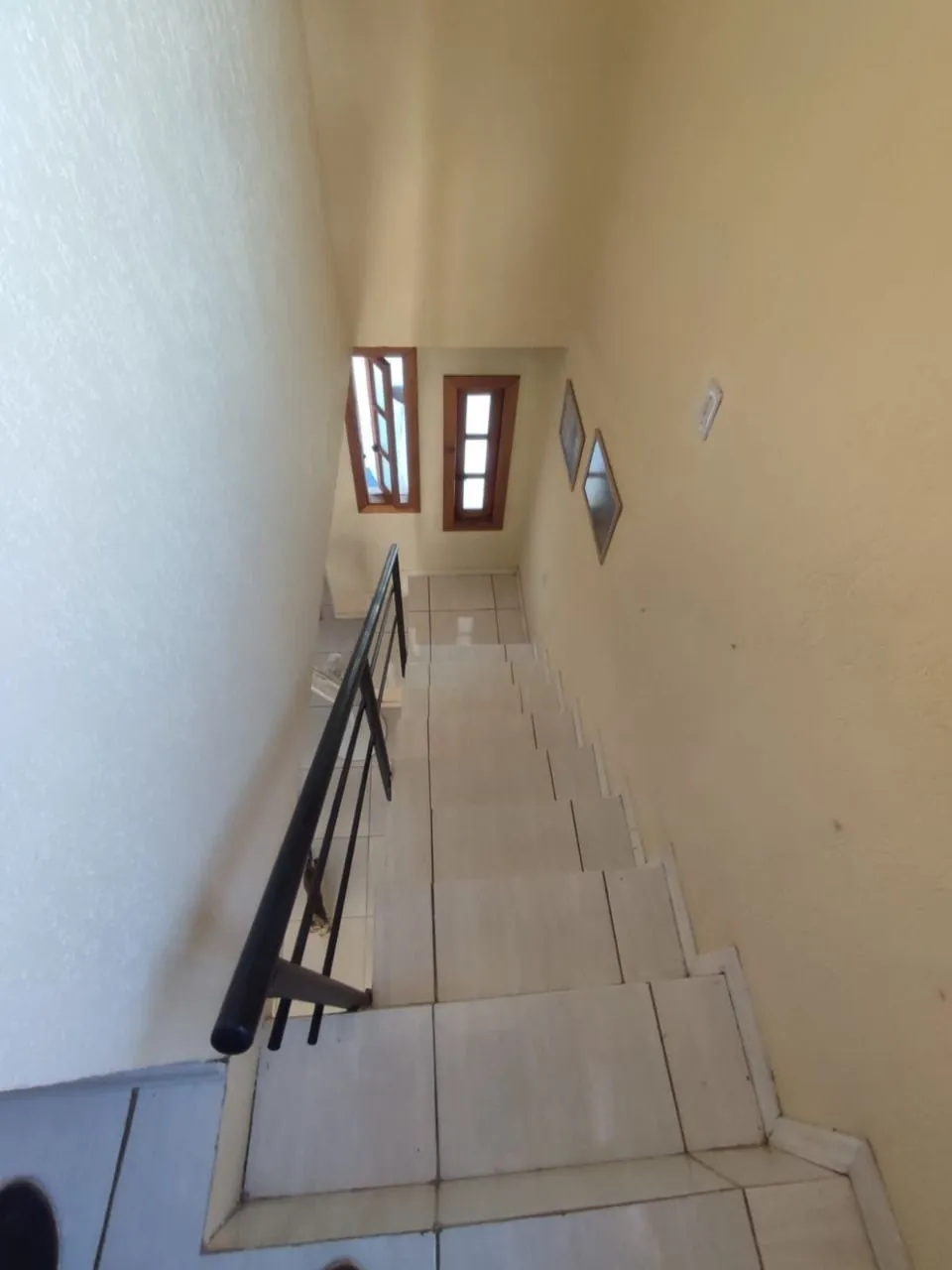 Imagem Sobrado de 3 pisos localizado no bairro Hipica - 3 Dormitórios