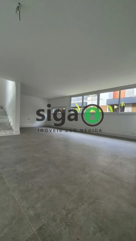 Imagem CASA EM CONDOMINIO COM 4 QUARTOS SENDO SUITES