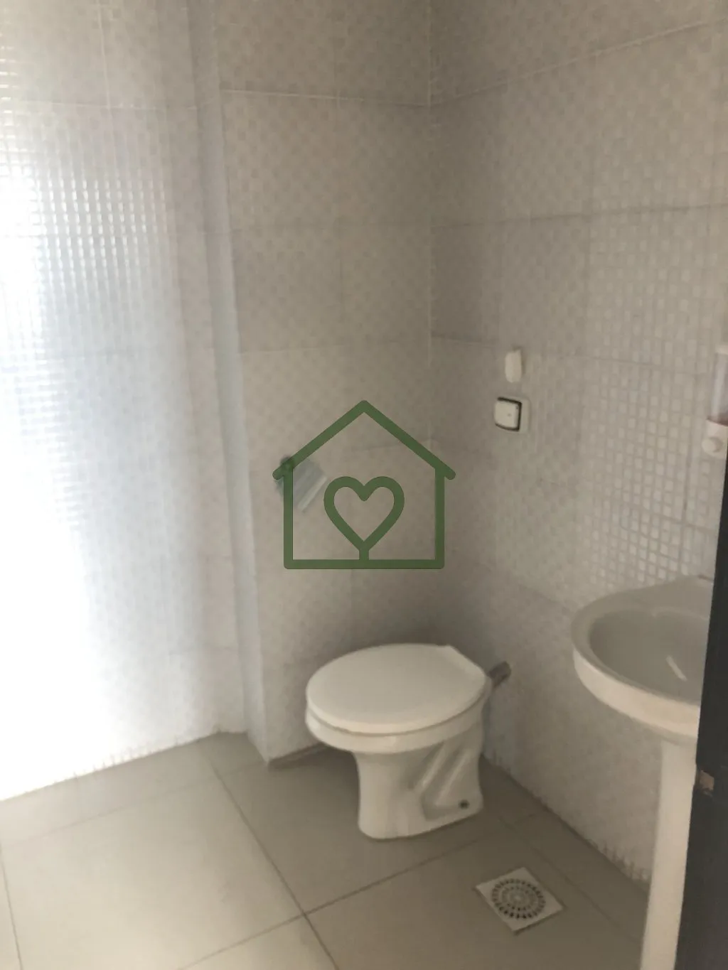 Imagem Sala comercial desocupada, com vista para o Guaíba, localização privilegiada, com 36 m² de área...