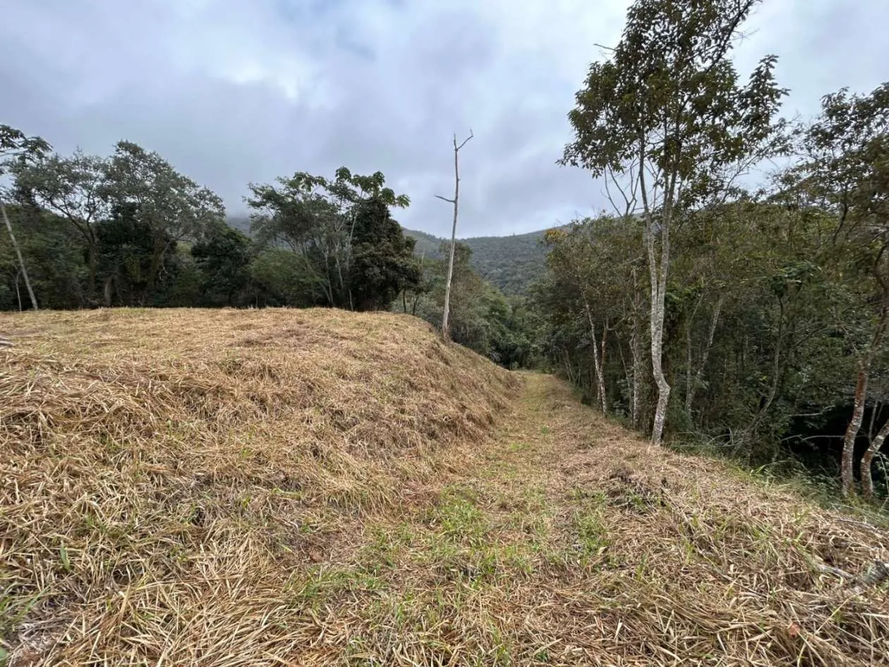 Imagem Terreno em Condomínio para Venda em Petrópolis / RJ no bairro Itaipava