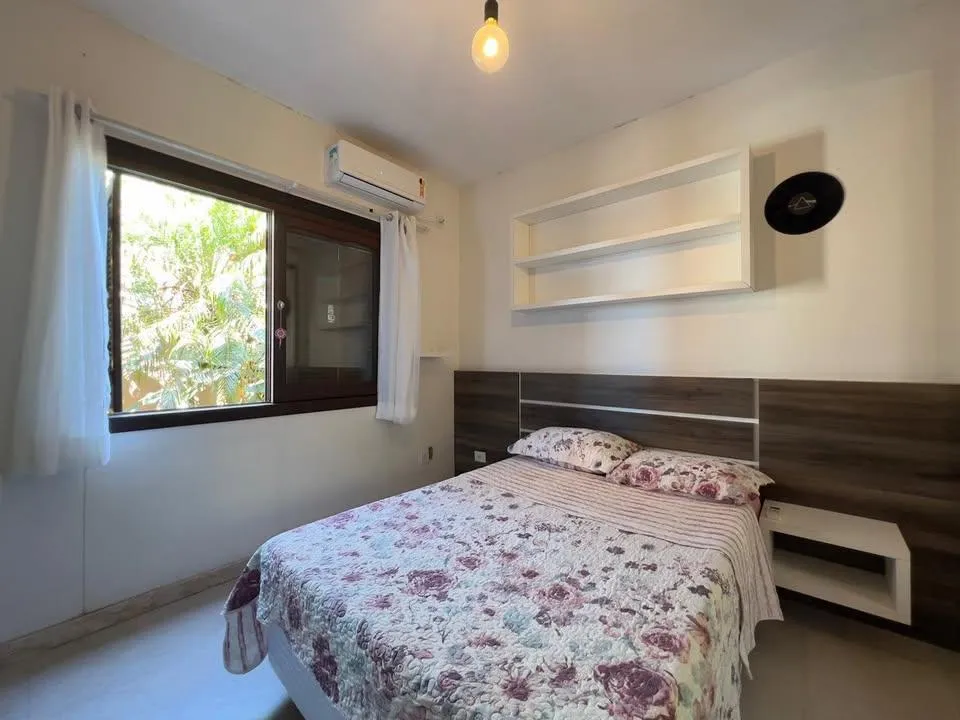 Imagem Casa 3 Dormitórios - Bairro Capao Novo posto 4