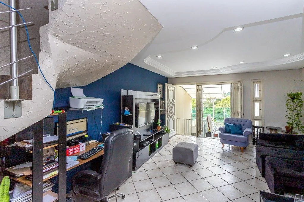 Imagem Sobrado para Venda - 171.64m², 3 dormitórios, sendo 1 suites, 2 vagas - Jardim Itu