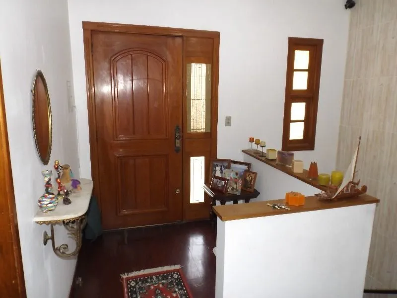 Imagem Casa para Venda - 250m², 3 dormitórios, sendo 3 suites, 7 vagas - Medianeira