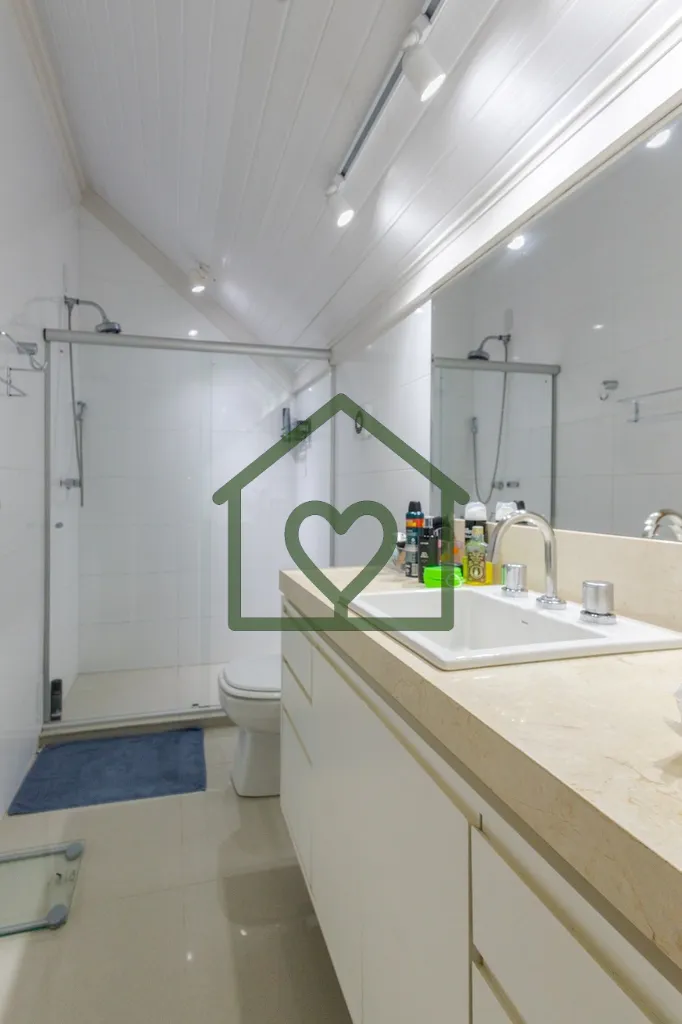 Imagem Casa semimobiliada em condomínio com infraestrutura completa, localizada no bairro Jardim Carvalho,...