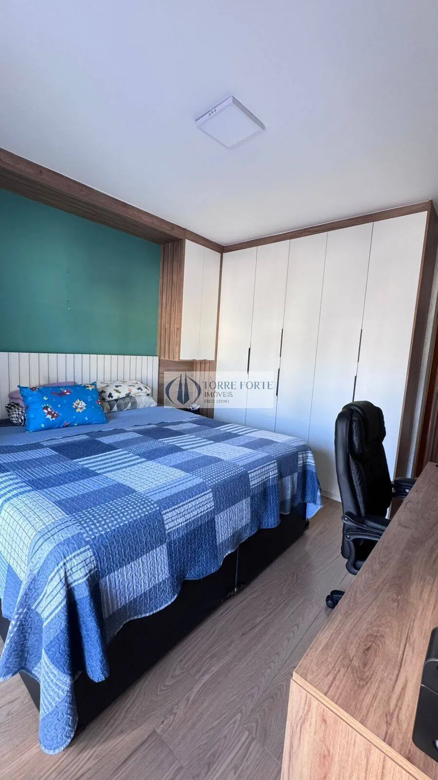 Imagem Belo Sobrado com 3 Suítes, 2 Vagas de Garagem e Piscina na Vila Carrão