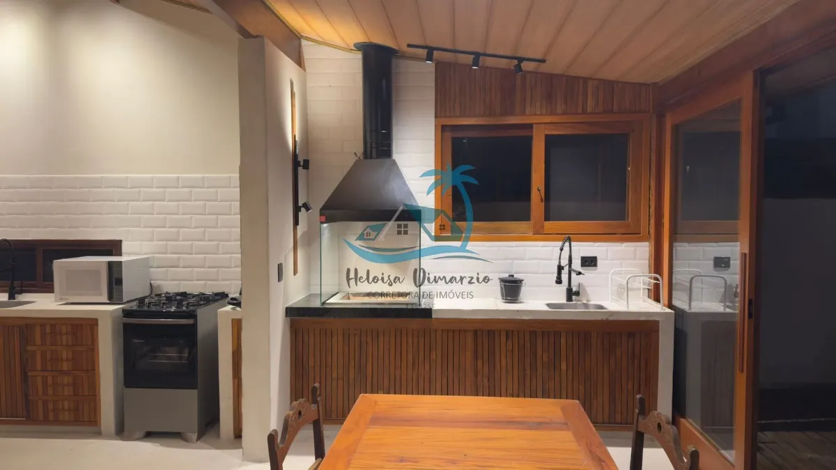 Imagem Casa térrea a venda no melhor bairro de Ubatuba, Barra da Lagoa, próximo à rua Guarani.
