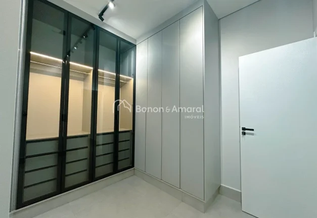 Imagem Casa térrea nova à venda com 3 quartos sendo 3 suítes, todas com armários planejados, ar condici...