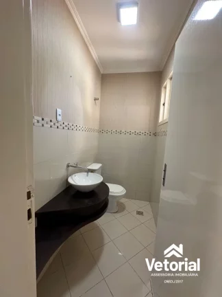 Imagem Casa de Luxo para Locação em Barreiras-BA, Bairro Aratu: 3 Quartos, sendo 3 Suítes, closet, 3 Salas, 6 Banheiros, 2 Vagas, 479,99 m².