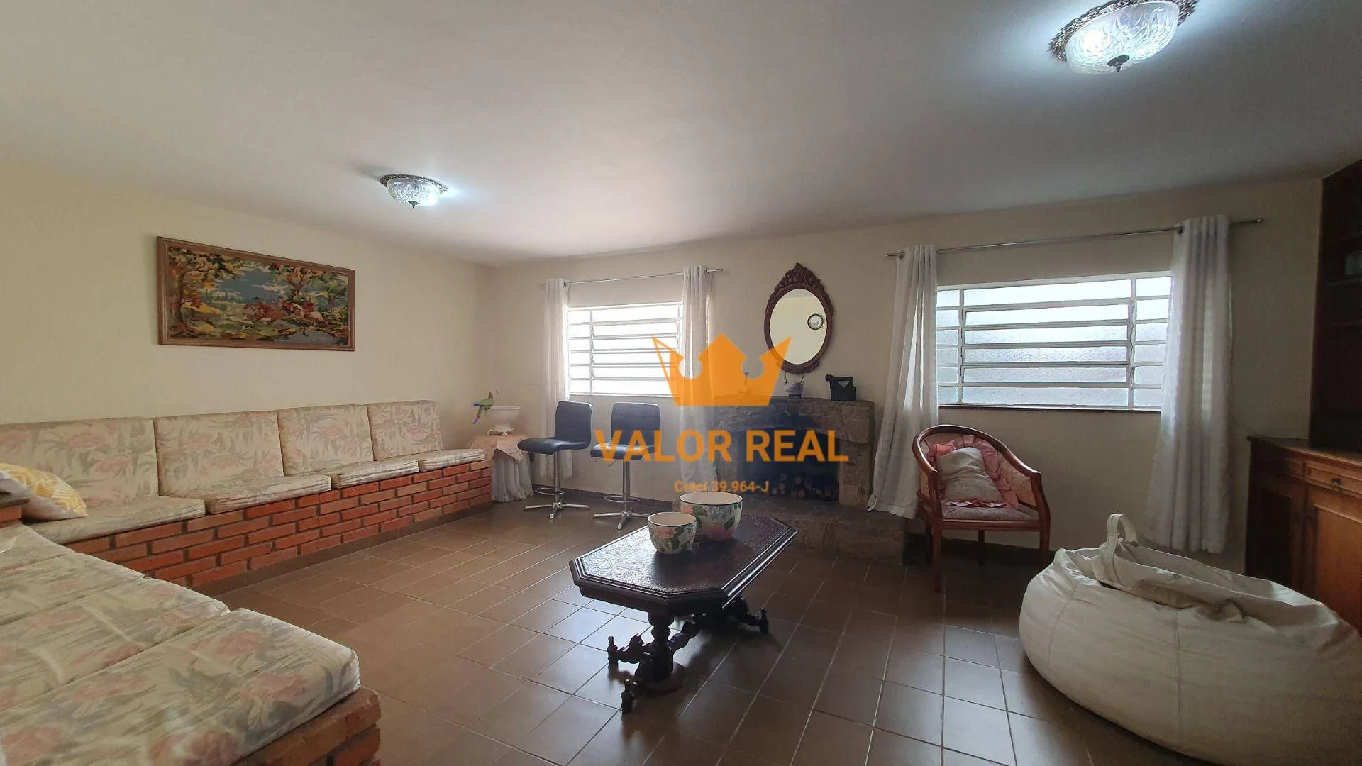 Foto do imóvel Casa Pque Colégio, Perfil Comercial, 265 m2 - 4 dorm. 5 vagas, 1.3 Milhões. Aceita permuta e financiamento