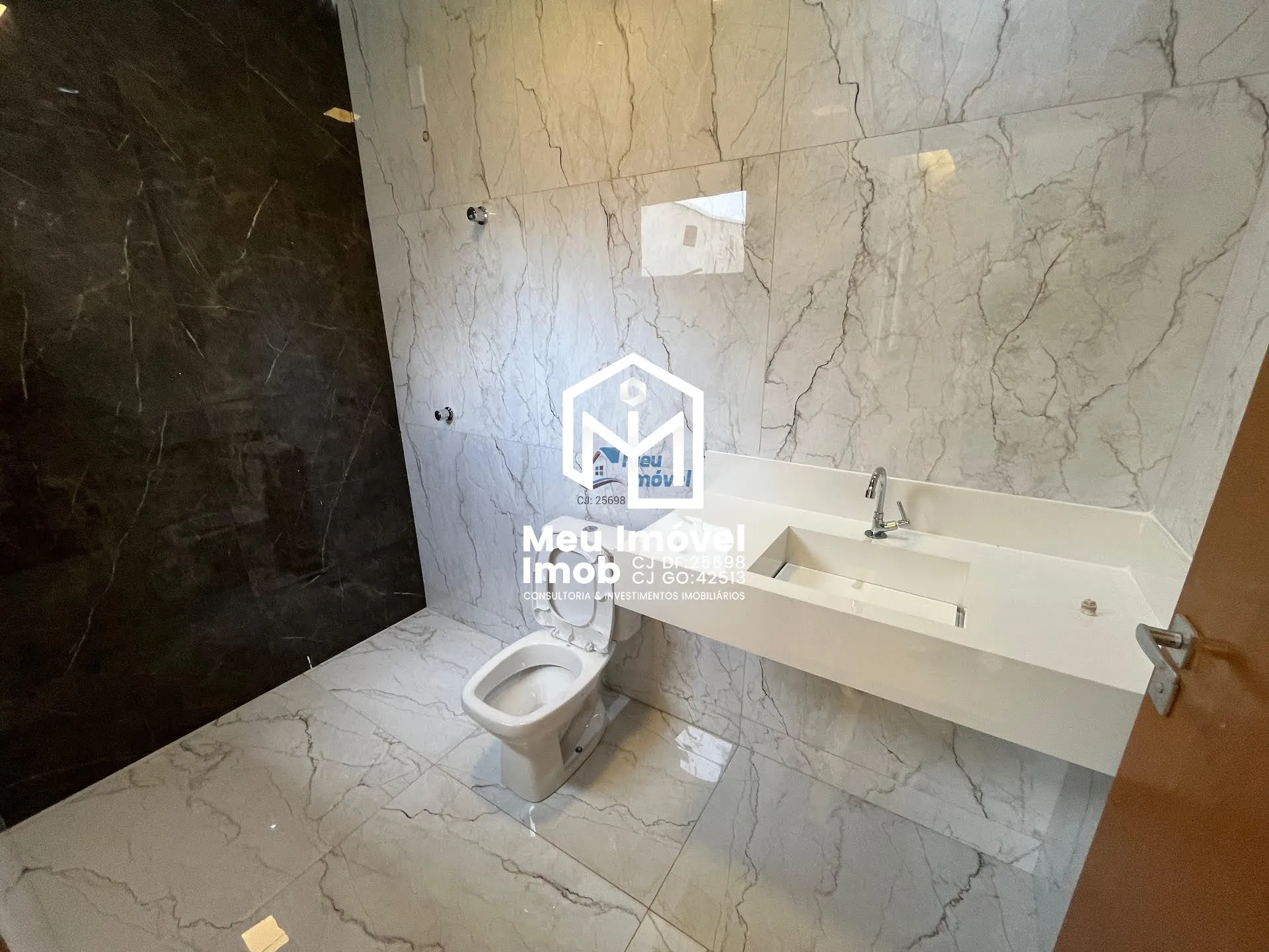 Imagem Casa 4 Quartos 2 Suítes 3 Vagas 250m² Vicente Pires/DF