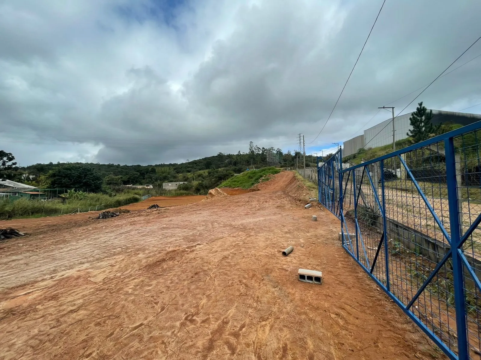 Foto do imóvel Espaço Industrial Multiuso: Ideal para Impulsionar Seu Negócio com Estacionamento Amplo! em Araçariguama, Araçariguama - SP