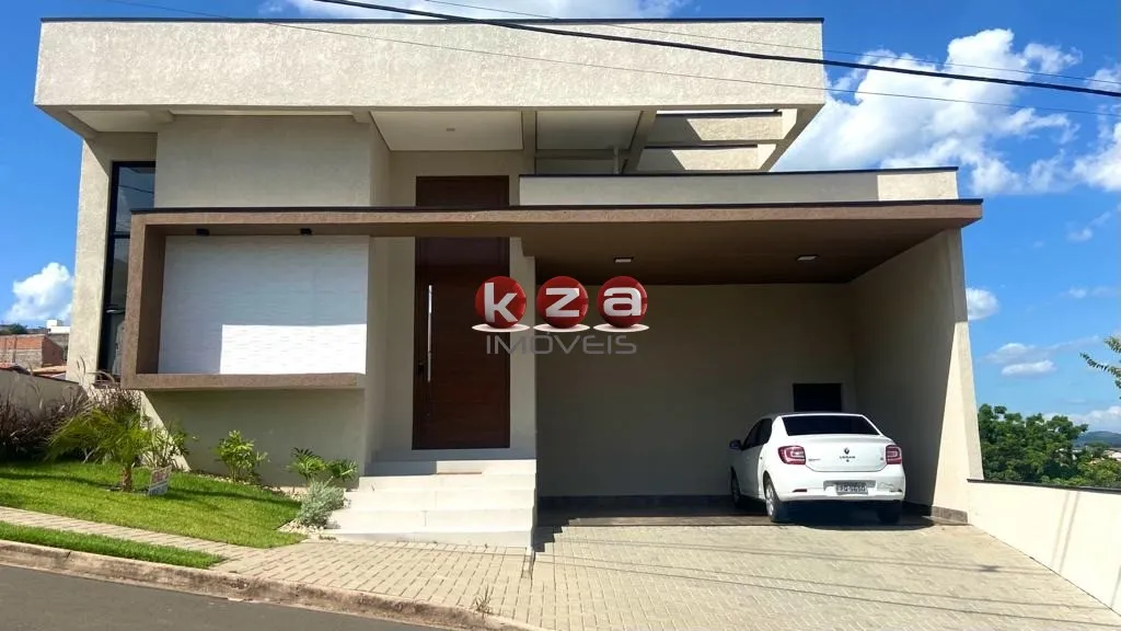 Foto do imóvel Casa em condomínio de alto padrão em Valinhos-SP, 3 quartos, 1 suíte, 2 salas, 4 banheiros, 2 vagas de garagem, 244m²