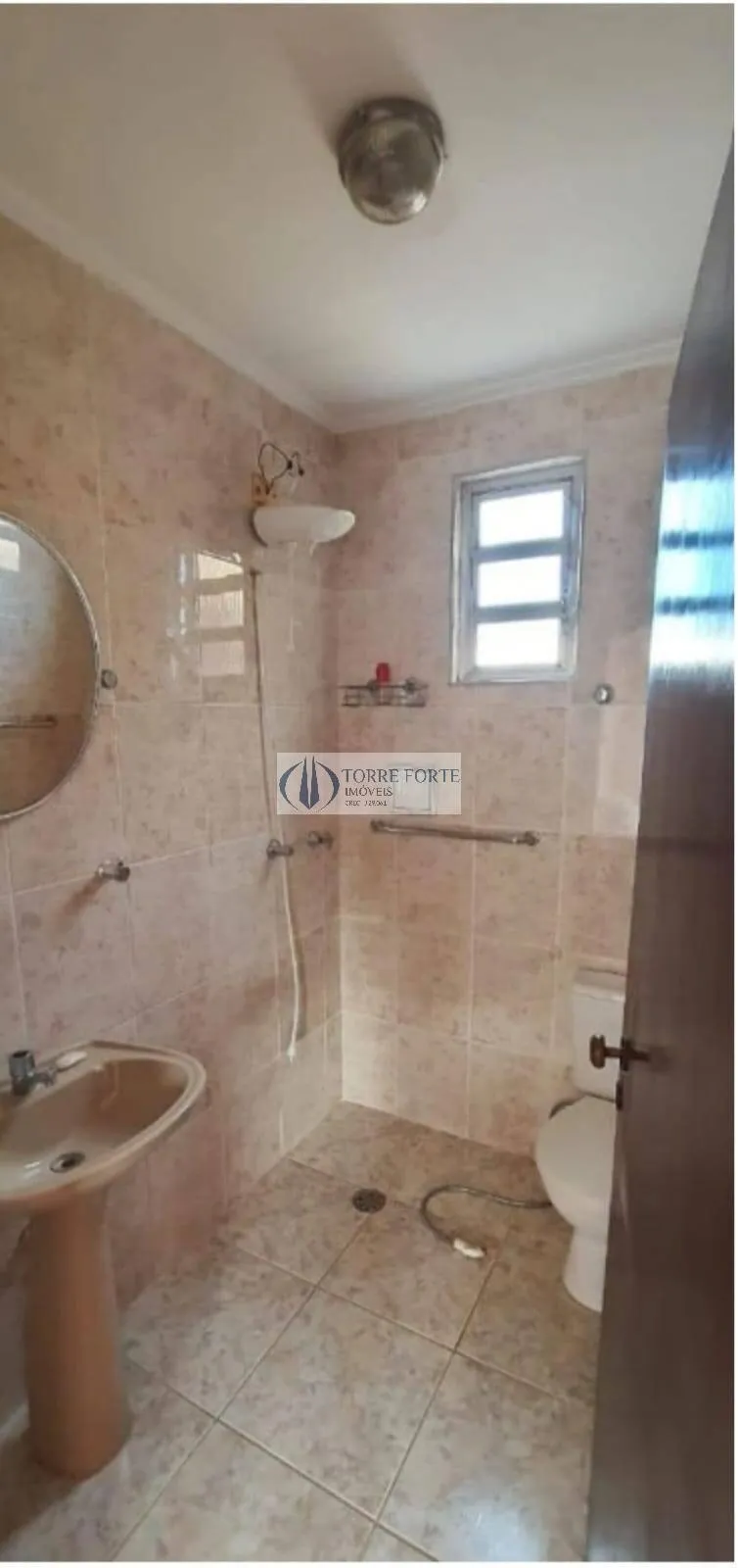 Imagem Sobrado Amplo com 3 Quartos, 1 Suíte, 3 Vagas e Edícula na Vila Guilherme
