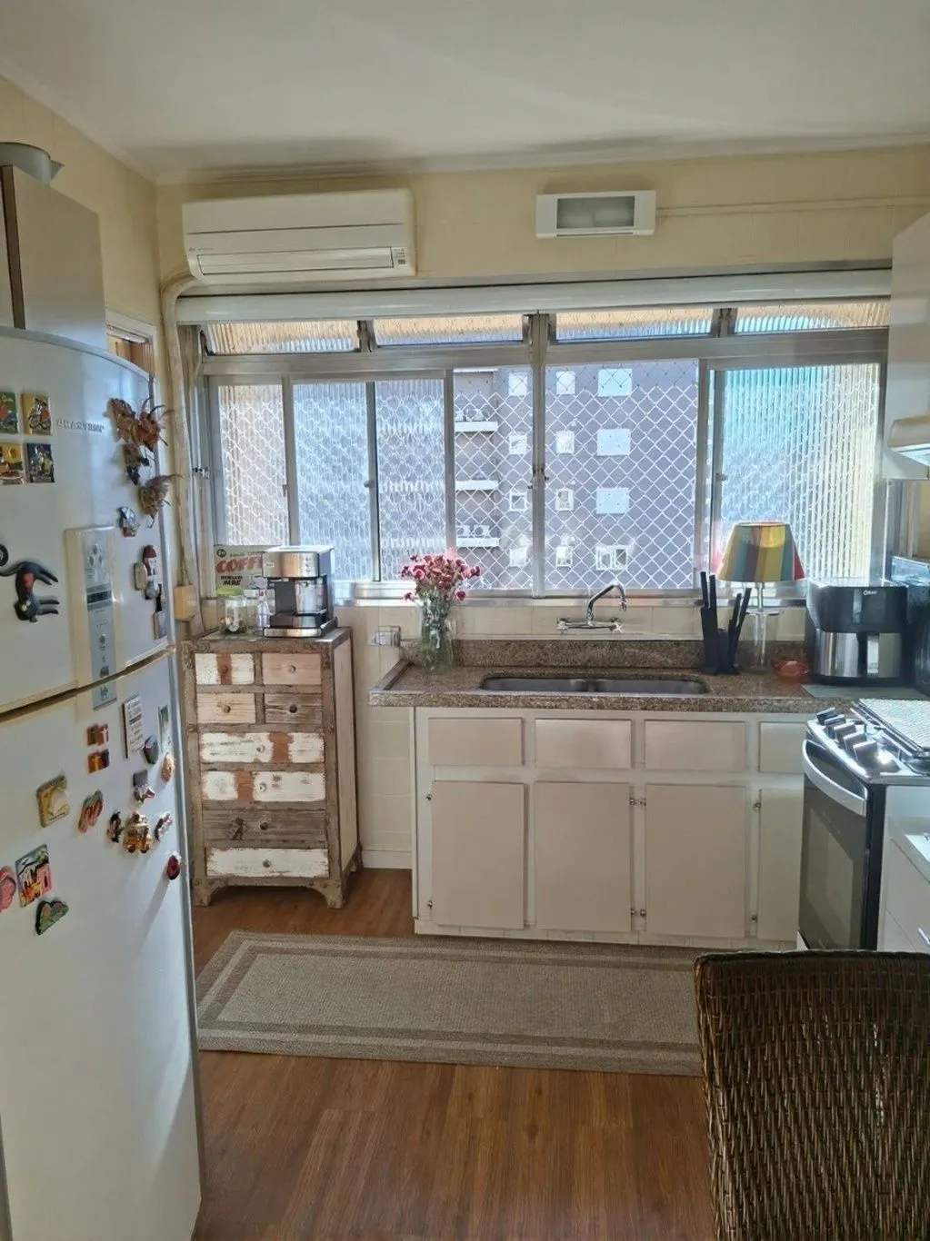 Imagem Vende-se apartamento com 3 quartos (1 suíte), 122 m² e 1 vaga - Petrópolis