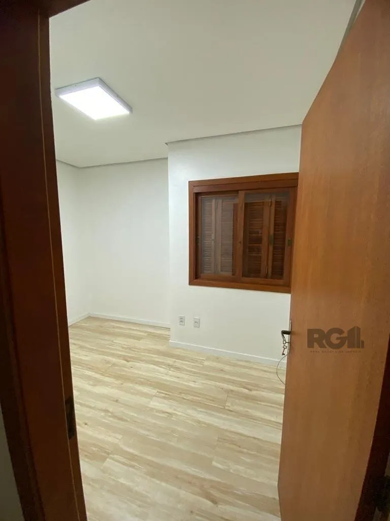 Imagem Casa térrea com 02 dormitórios e 01 vaga, no bairro Aberta dos Morros, em Porto Alegre.