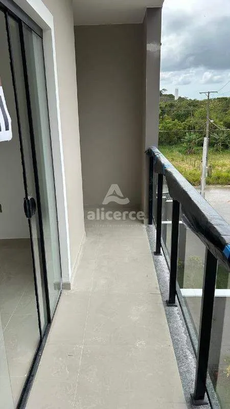 Imagem Sobrado Novo à Venda - 2 Dormitórios I 2 Suítes I Passagem Lateral - em São José/SC