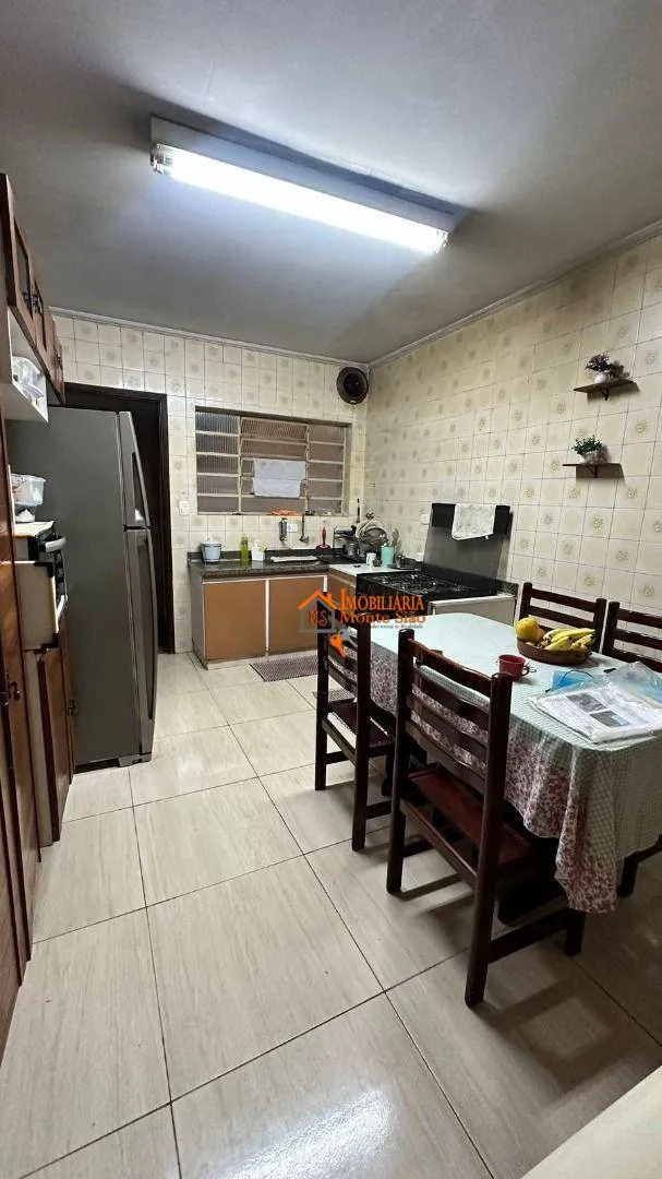 Imagem Casa à Venda com 3 Quartos, Suíte com Closet e Área Gourmet Completa