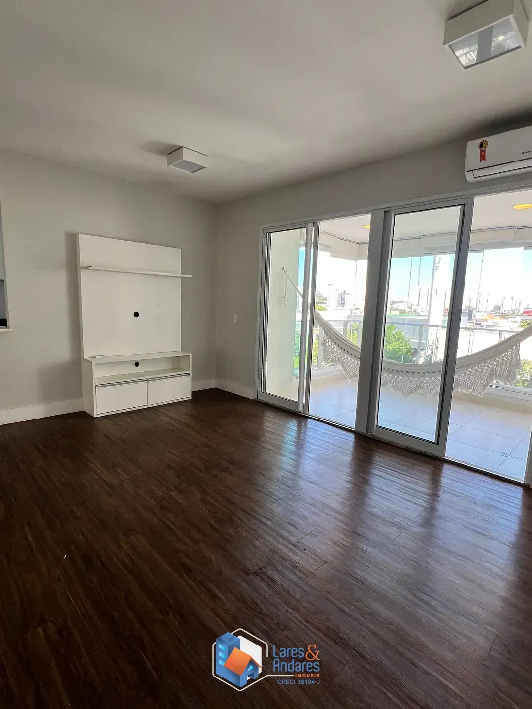 Imagem Apartamento para venda em Vila Anastácio com 2 quartos, sendo 1 suíte, 70m²