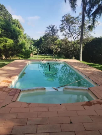 Imagem Refúgio dos Sonhos: Chácara com Piscina, Churrasqueira, Jardim e Campo de Futebol em 3.800m2