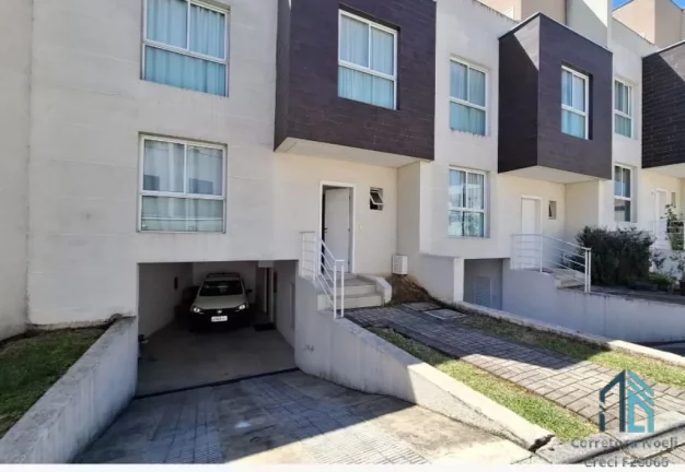 Imagem (Permuta ou financiamento)Sobrado em condomínio, terraço, 03 quartos c/suíte no Vista Alegre em Curitiba PR