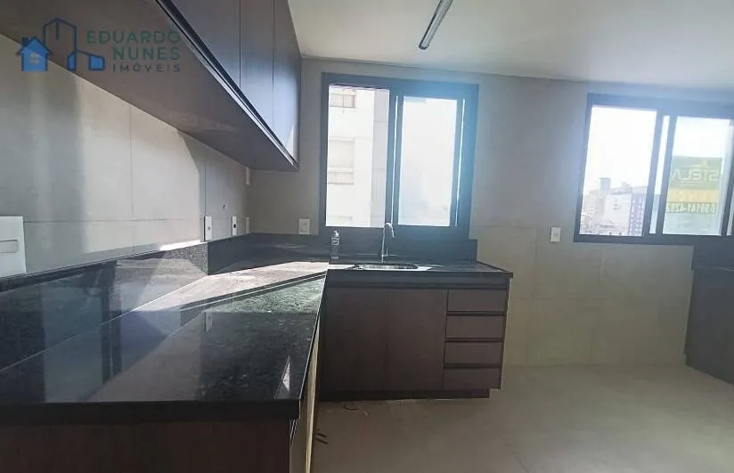 Imagem Cobertura de luxo no Lourdes - 2 quartos, suíte, hidromassagem. 3 vagas!!!